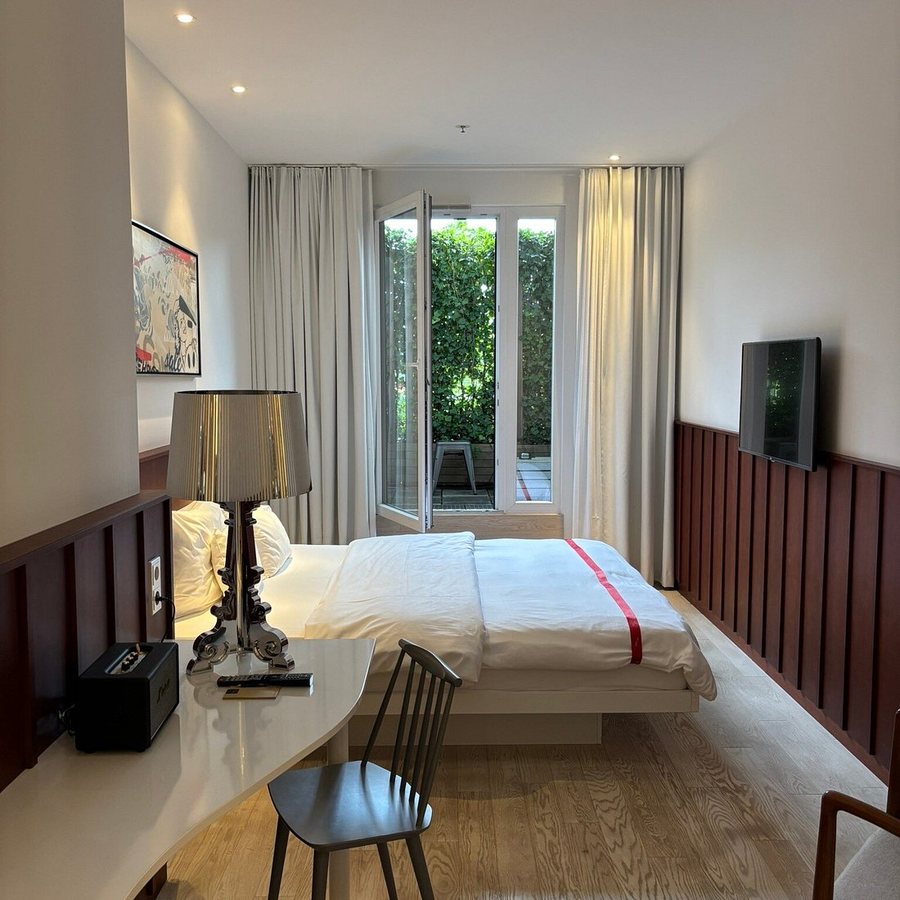 Ruby Marie — Guest room
