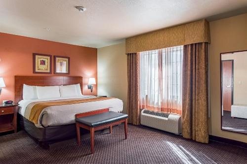 Ruidoso River Resort — Guest room