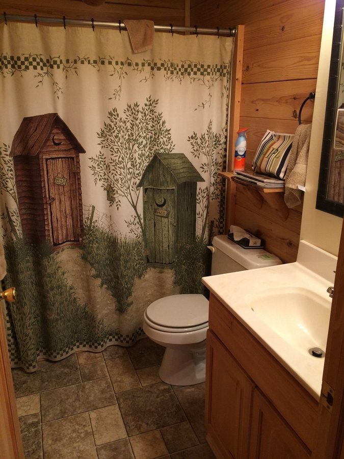 Rustic Ridge Guest Cabins — Bathroom