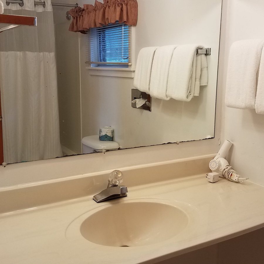 Ruttger s Bay Lake Resort Deerwood Minnesota — Bathroom