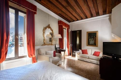 Ruzzini Palace Hotel — Guest room