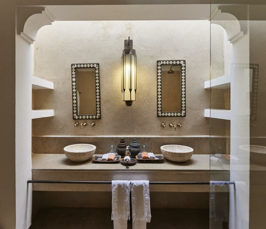 Ryad Dyor — Bathroom
