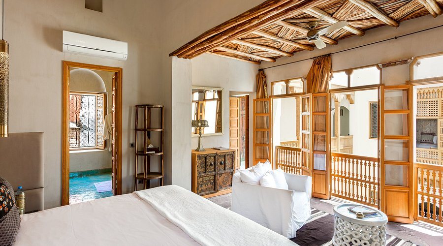 Ryad Dyor — Guest room