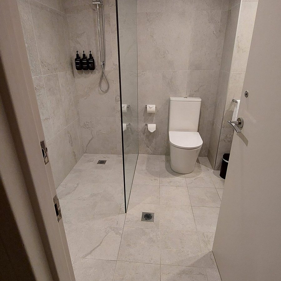 Rydges Darling Square Apartment Hotel — Bathroom