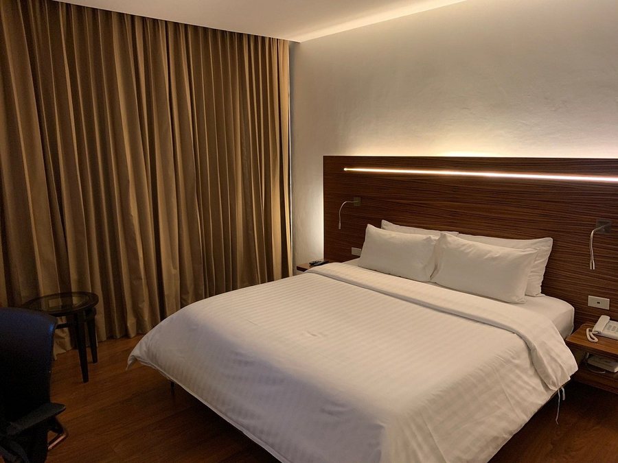 Sacha s Hotel Uno — Guest room