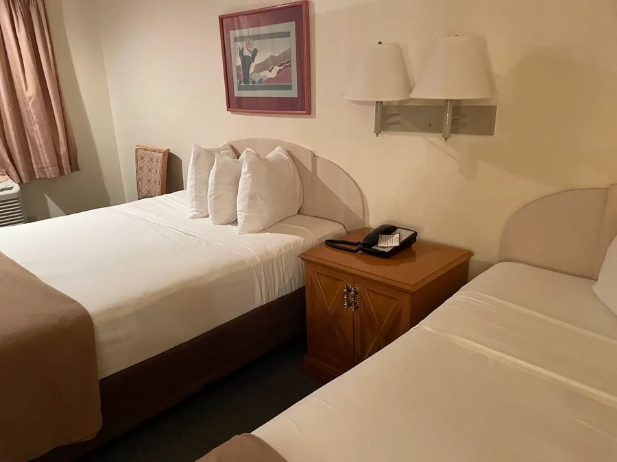 Saddle West Hotel Casino and RV Park — Guest room