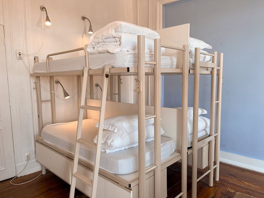 Safestay Lisbon Bairro Alto — Guest room