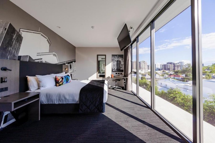 Sage Hotel James Street — Guest room