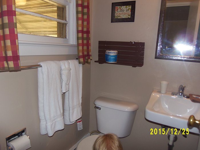 Sage Motel — Bathroom
