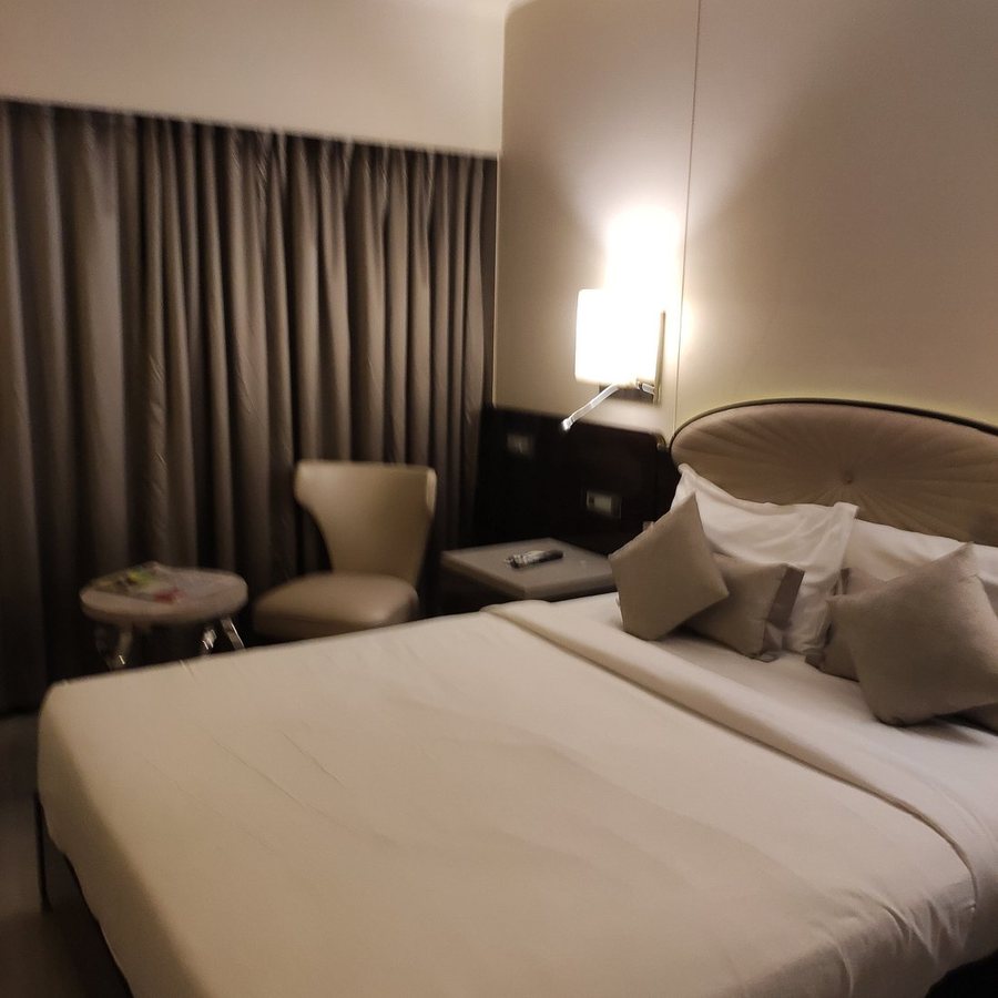 Sai Palace Grand Malad — Guest room