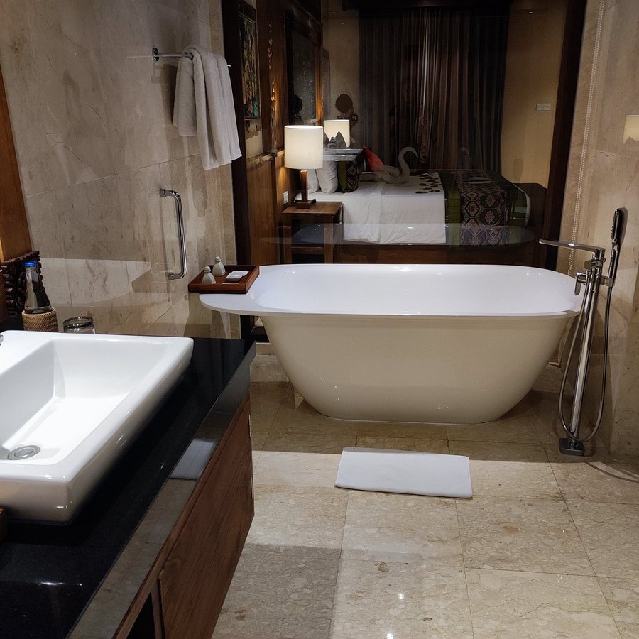 Sakti Garden Resort Spa — Bathroom