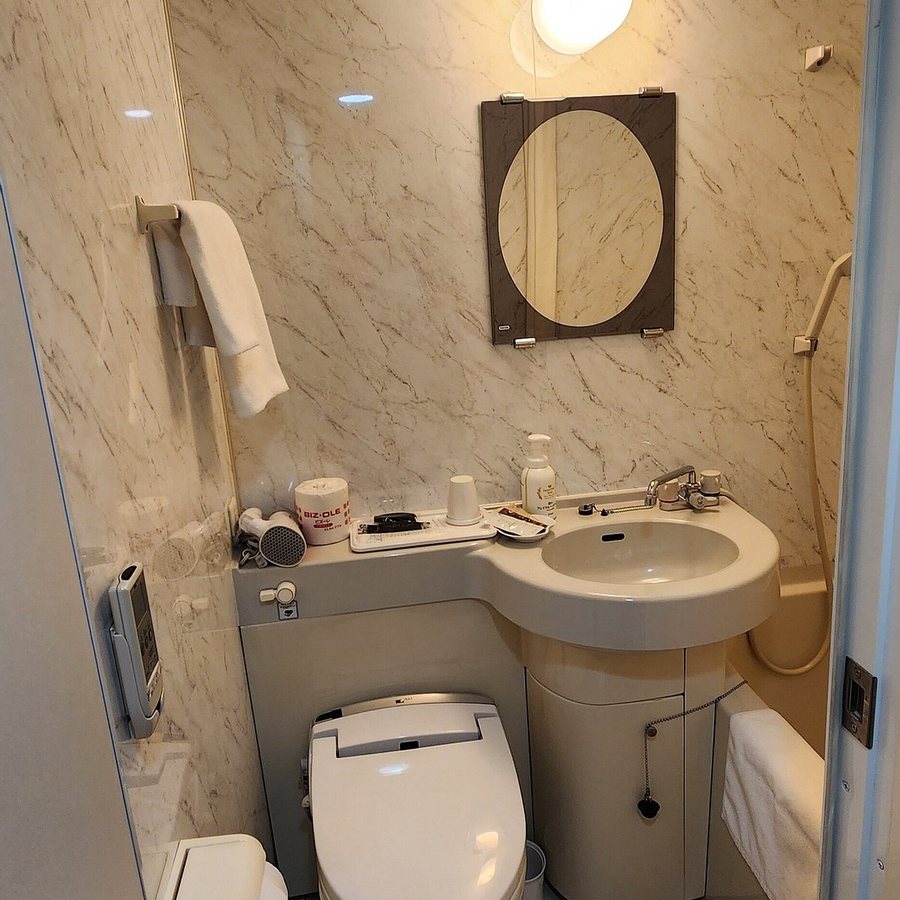 Sakura Hotel Hatagaya — Bathroom