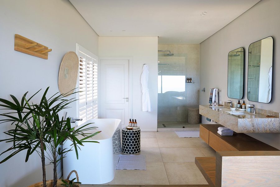 Sala Beach House — Bathroom