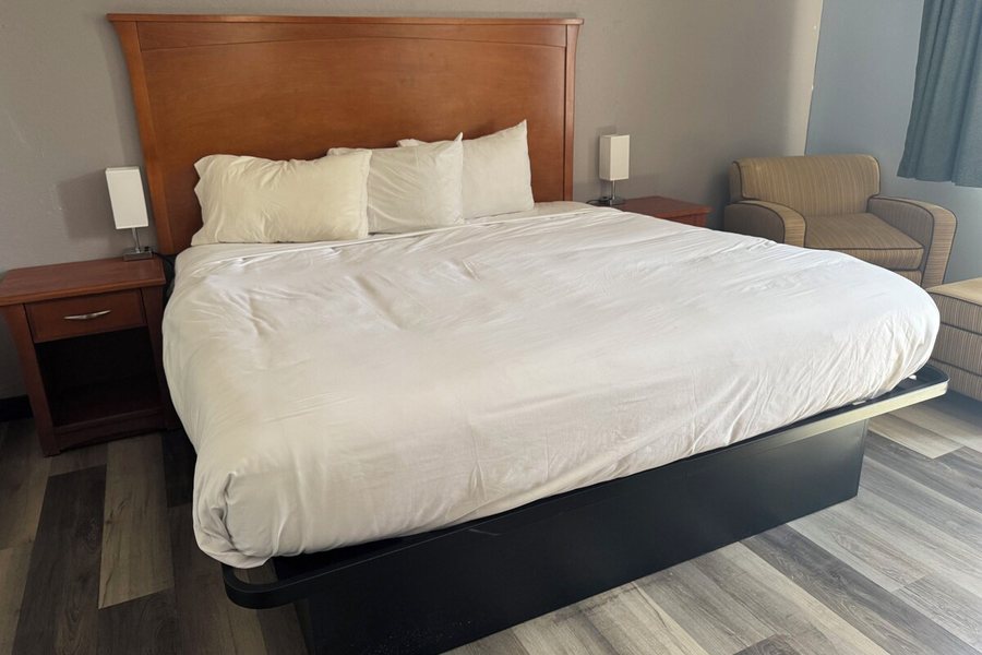Salina Campground — Guest room