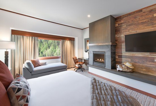 Salish Lodge Spa Snoqualmie Washington — Guest room