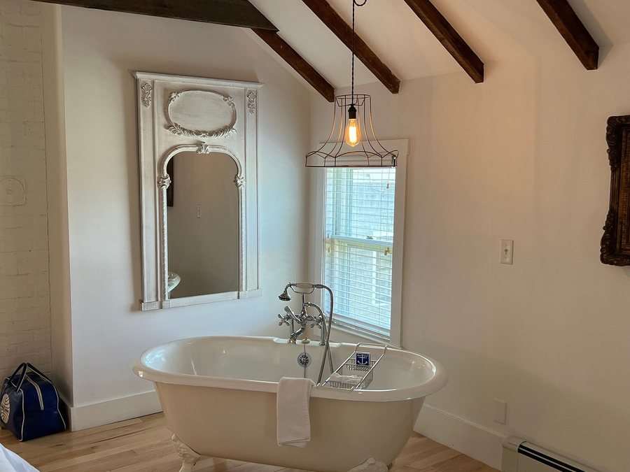 Salt House Inn — Bathroom