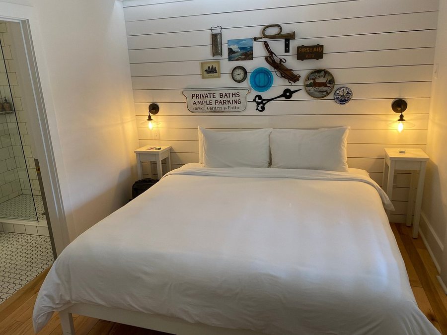 Salt House Inn — Guest room