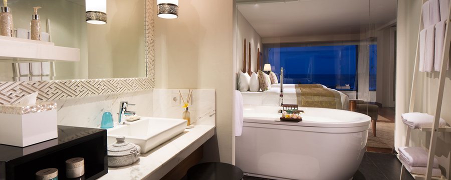 Samabe Bali Suites Villas — Bathroom