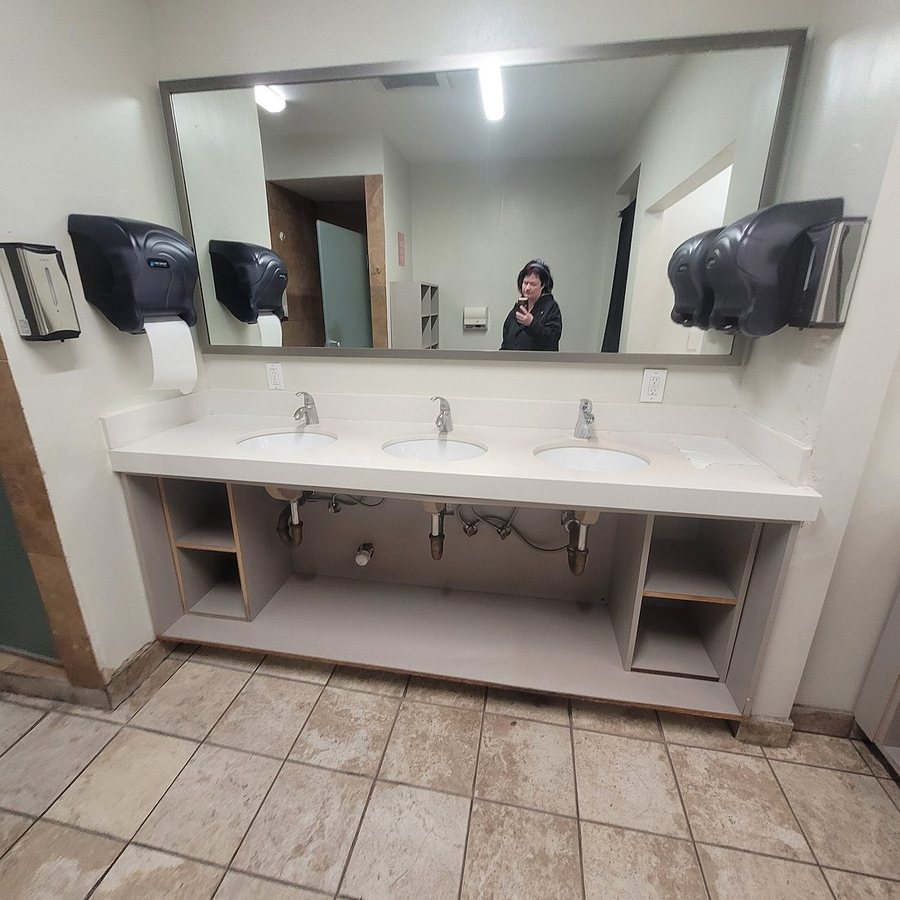 Samesun Hollywood Los Angeles California — Bathroom