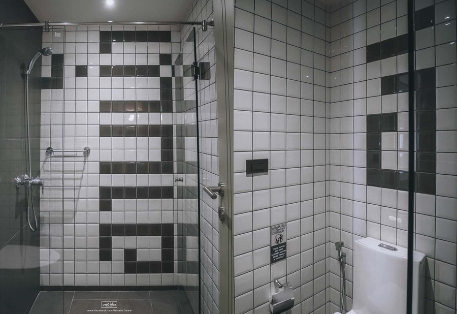 Samsen Street Hotel — Bathroom