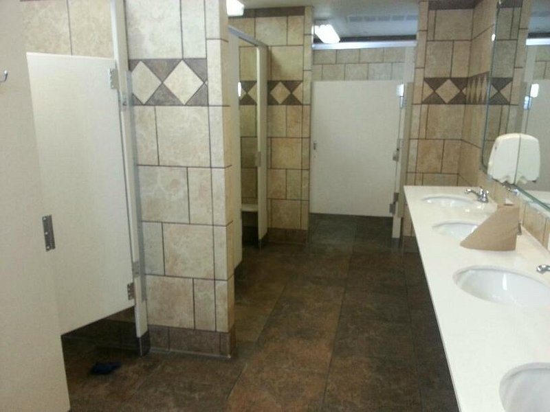 San Antonio Alamo KOA — Bathroom