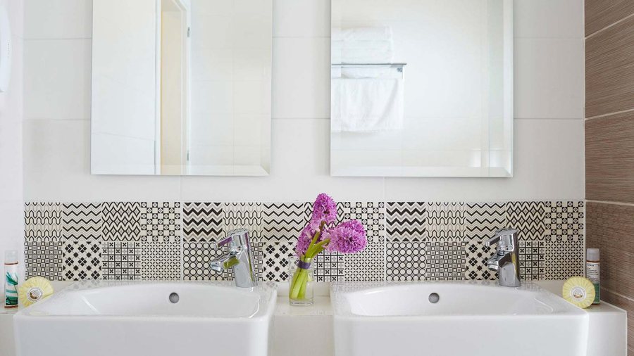San Antonio Corfu Resort — Bathroom