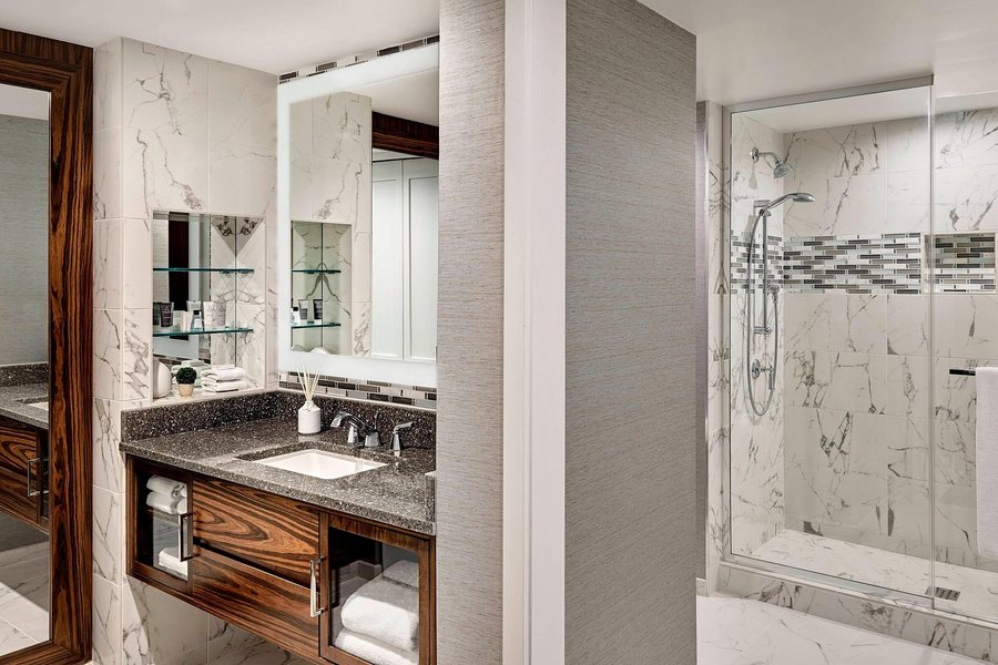 San Francisco Marriott Union Square — Bathroom