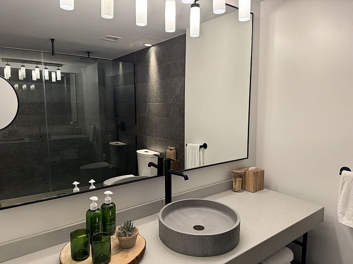San Francisco Proper Hotel — Bathroom
