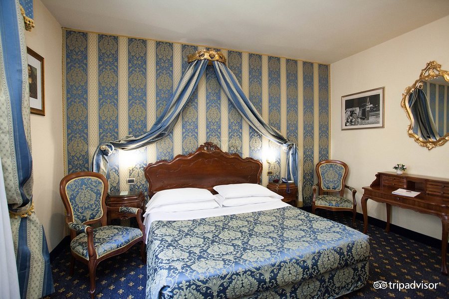San Marco Palace — Guest room