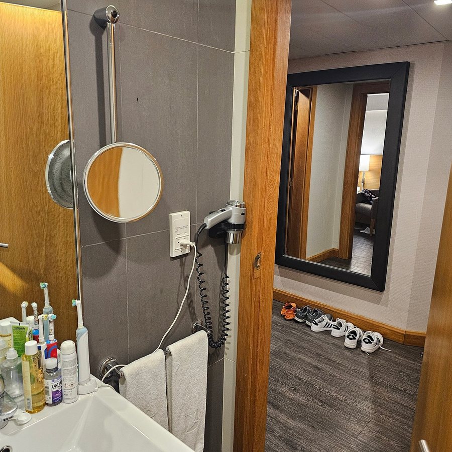 SANA Reno Hotel — Bathroom
