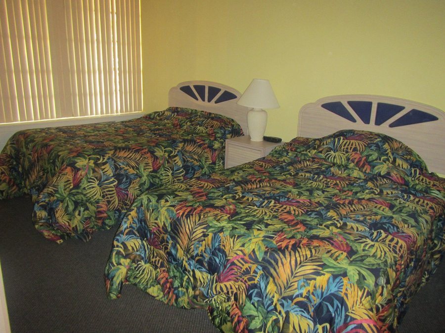 Sand and Surf Resort — Guest room