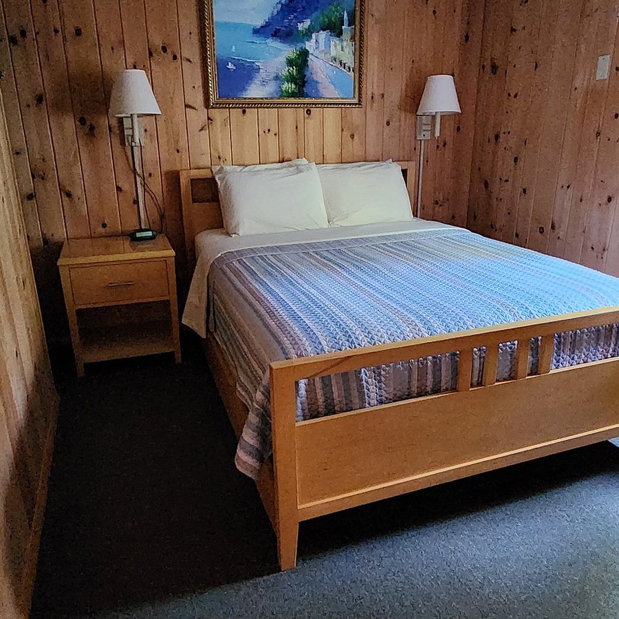 Sand Bar Cottage — Guest room