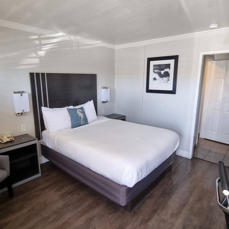 Sand Castle Inn — Guest room