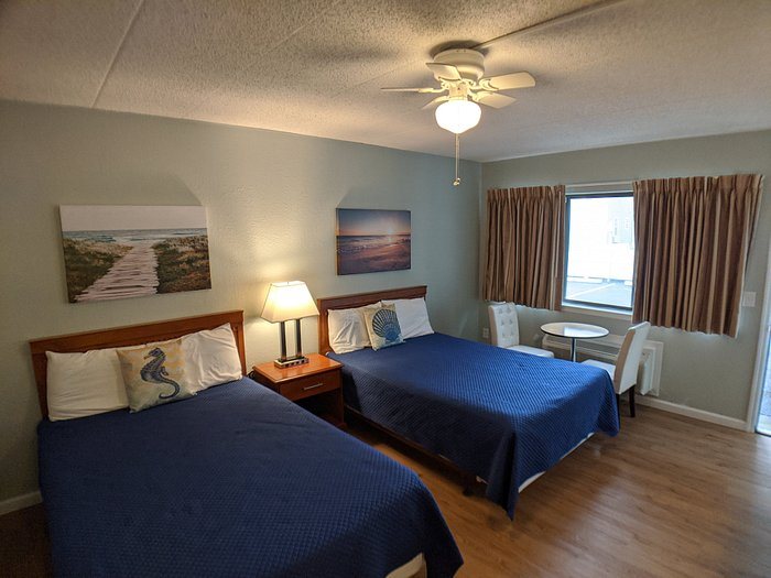 Sand Pebble Motor Lodge — Guest room