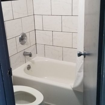Sandcastle Inn — Bathroom