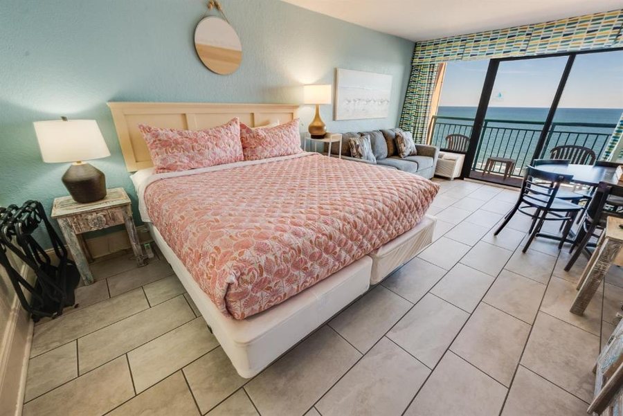Sandcastle Oceanfront Resort South Beach — Guest room