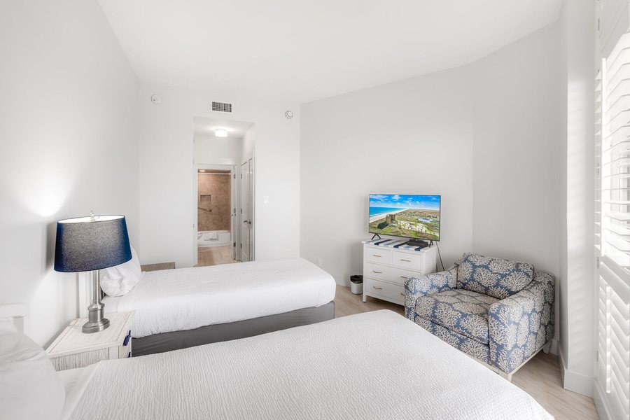 Sandpiper Condominiums — Guest room