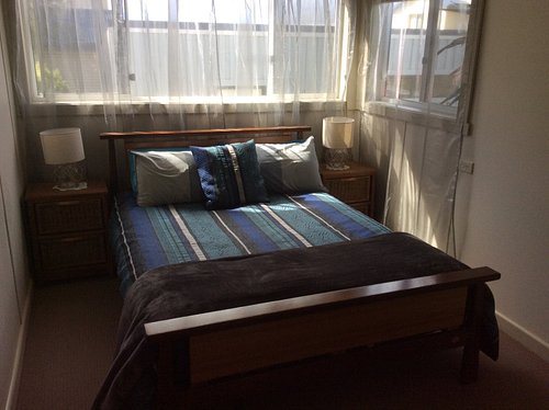 Sandpiper Ocean Cottages — Guest room