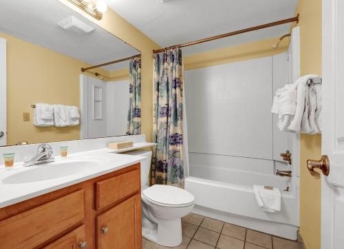 Sands Beach Club — Bathroom