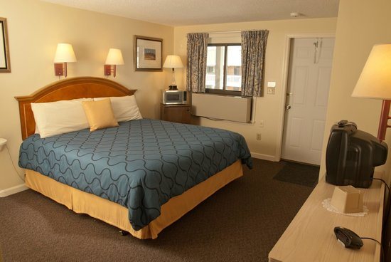 Sands By The Sea Motel — Guest room