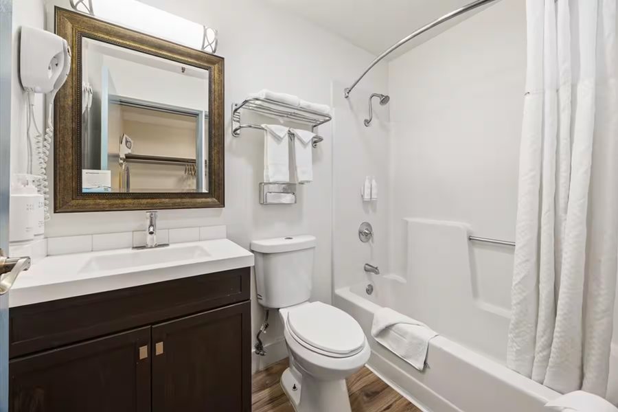 Sands Inn Suites — Bathroom