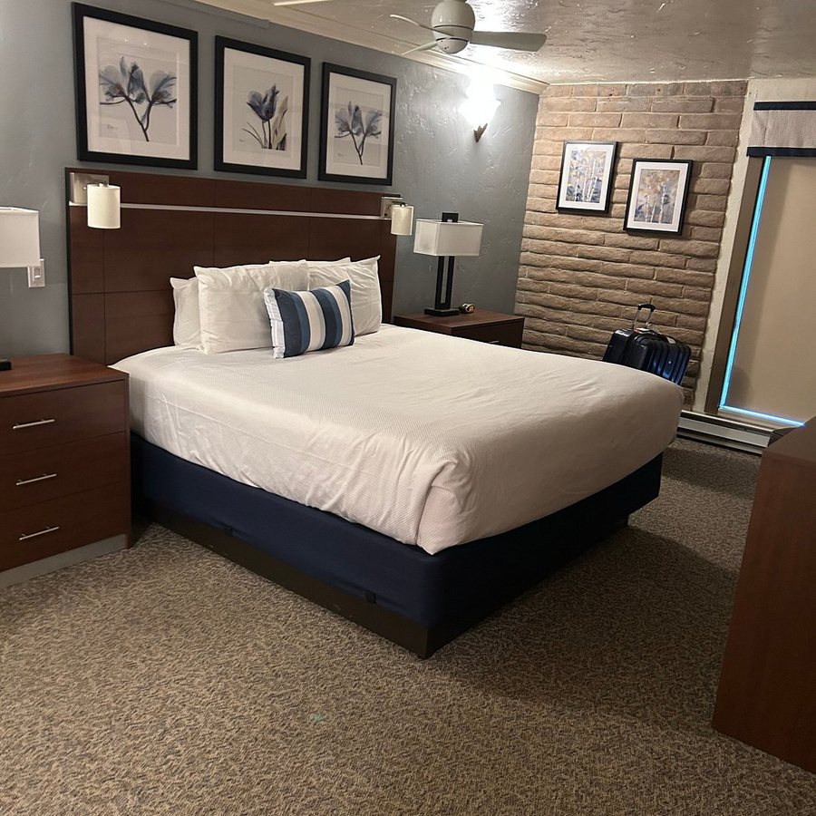 Sandstone Creek Club — Guest room