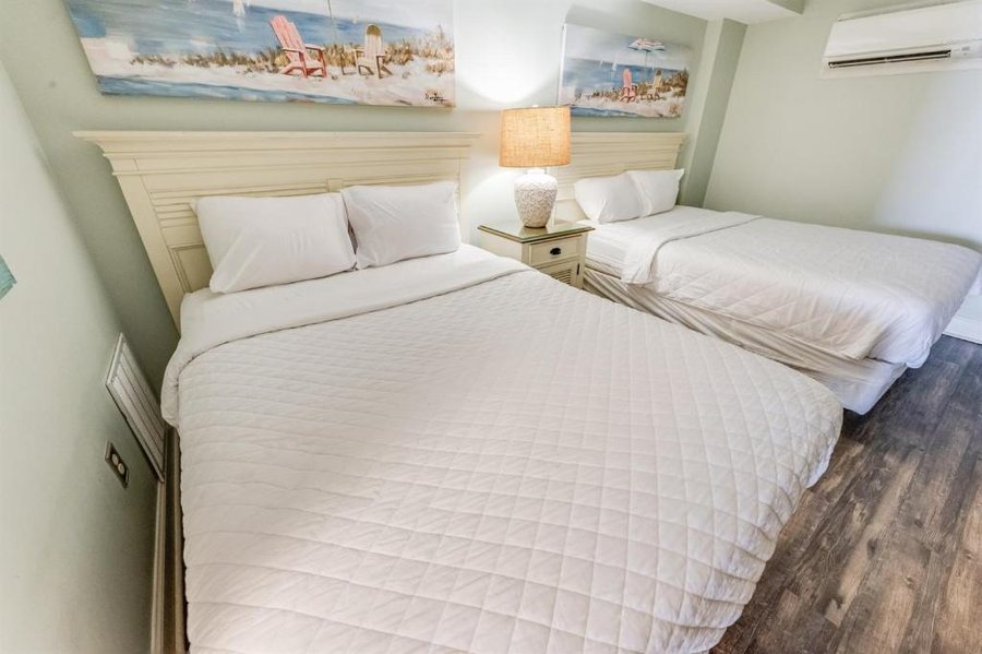 Sandy Beach Resort — Guest room