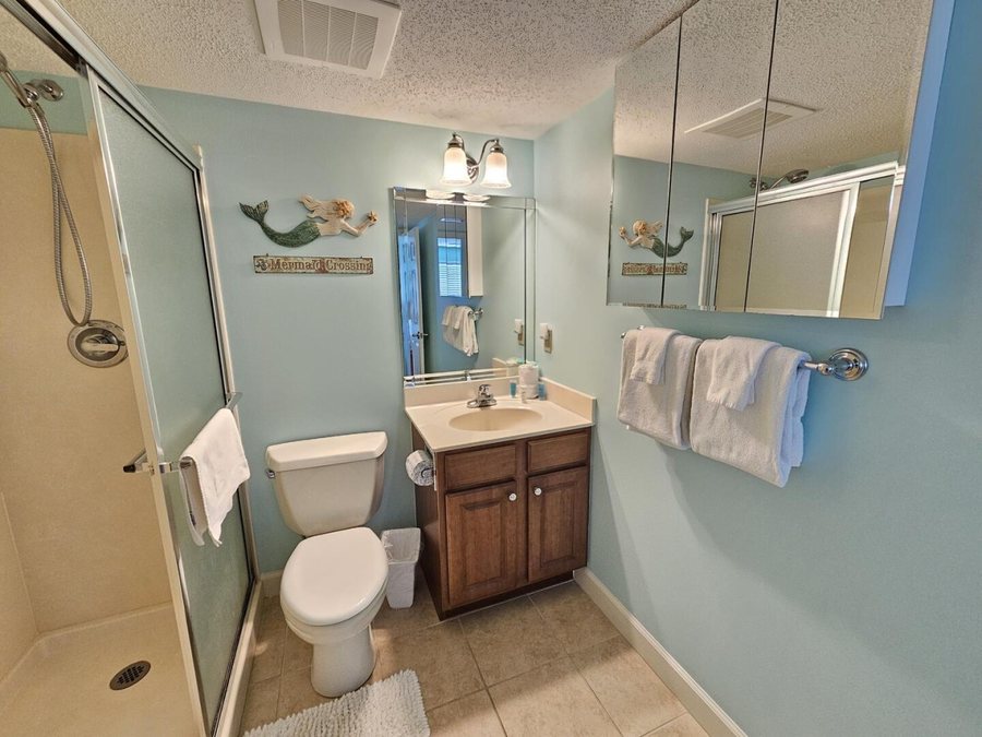 Sandy Key Condominiums — Bathroom