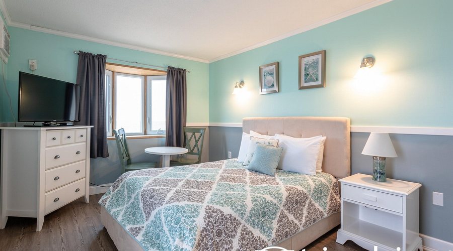 Sandy Shore Motel — Guest room