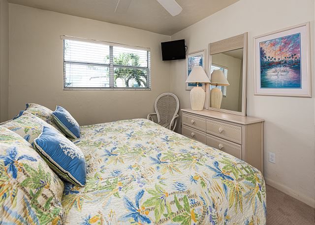 Sanibel Arms West Condominium — Guest room