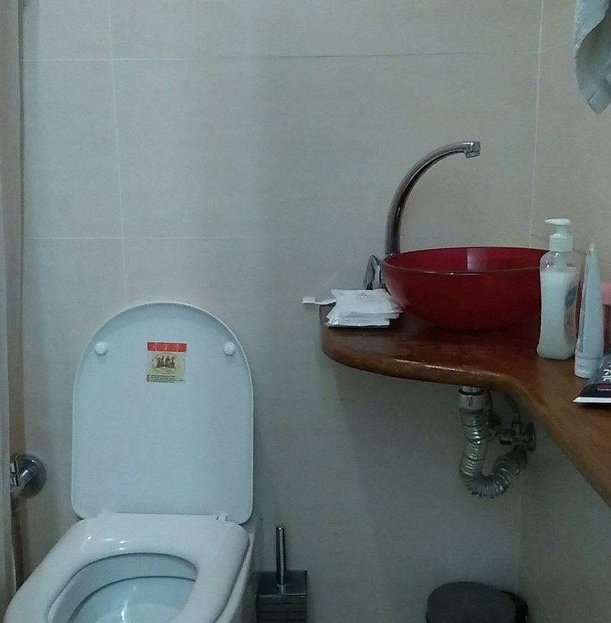 Sant Antoni Hostal Sustainable Tourism Barcelona Catalonia — Bathroom