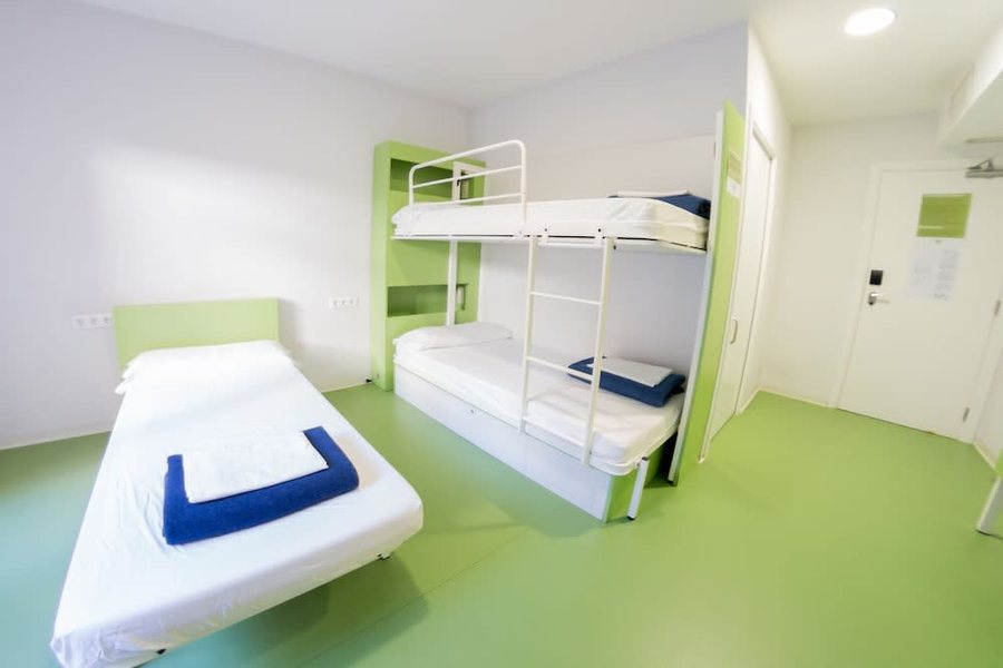 Sant Jordi Hostels Sagrada Familia Barcelona Catalonia — Guest room