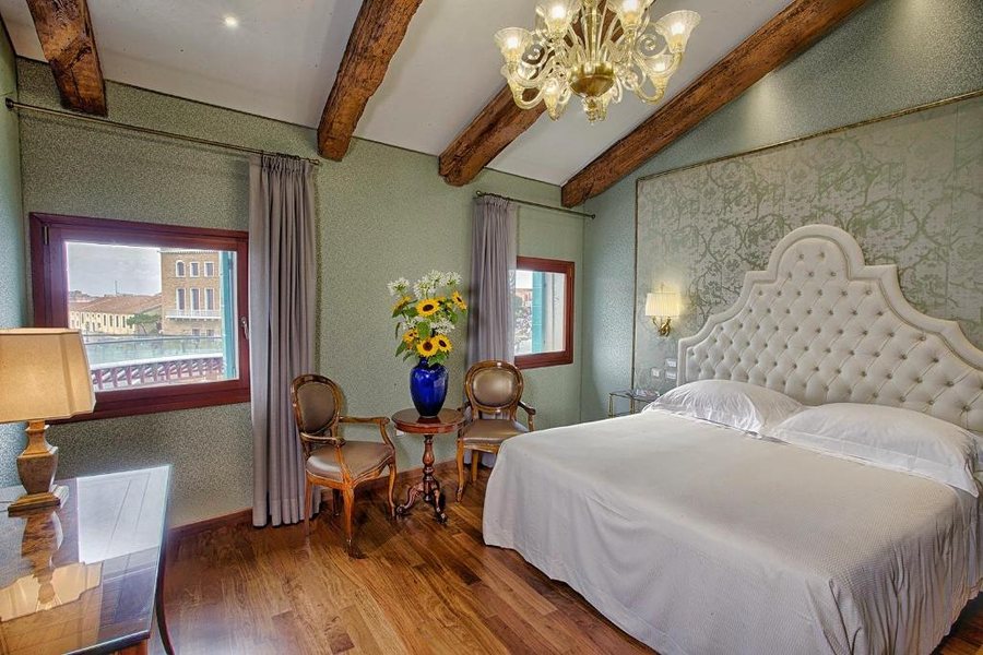 Santa Chiara Hotel — Guest room