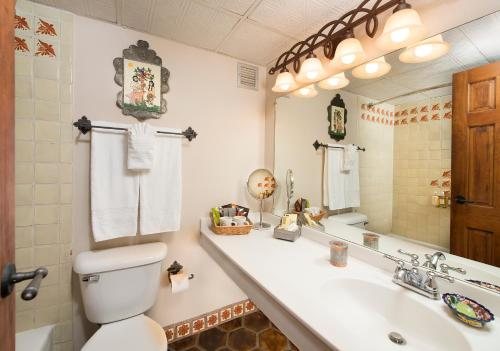 Santa Fe Bed Breakfast — Bathroom